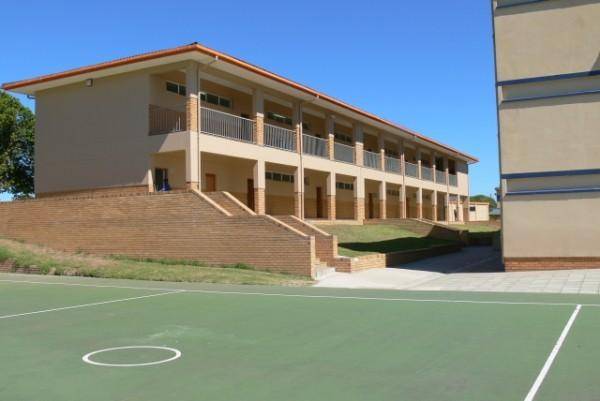 Grade 6 classrooms, ablutions block and aftercare centreGraad 6-klaskamers, kleedkamers en Nasorgsentrum